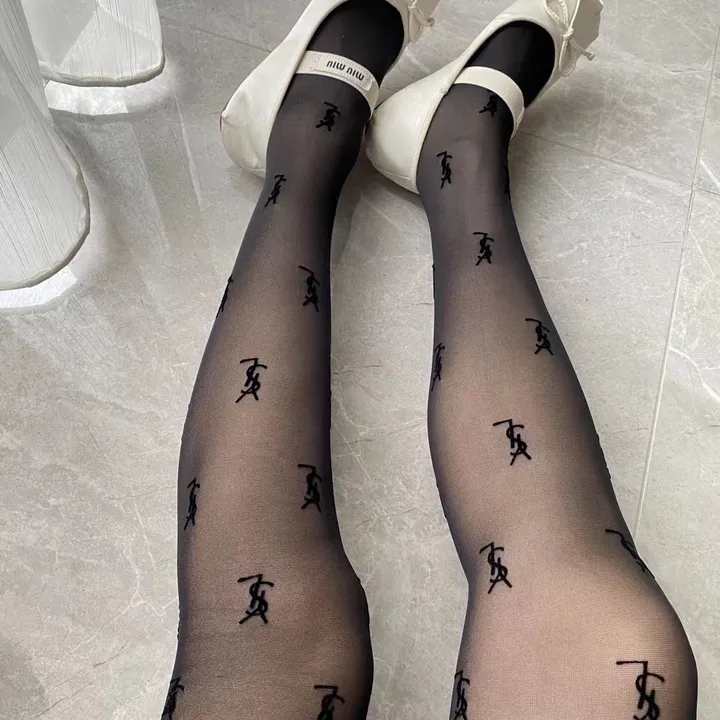 スーパーコピー イブサンローラン 靴下