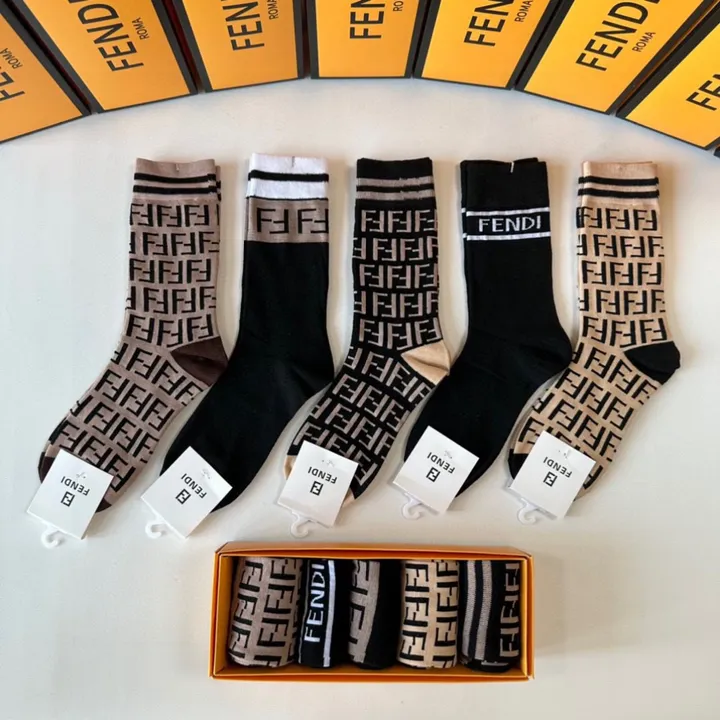 スーパーコピー フェンディ 靴下
