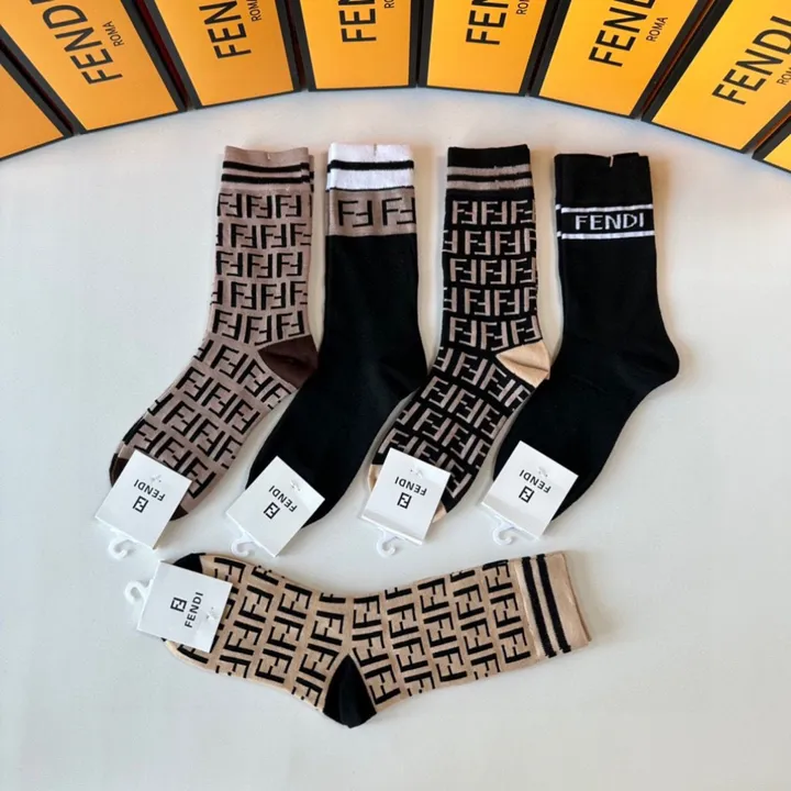 スーパーコピー フェンディ 靴下