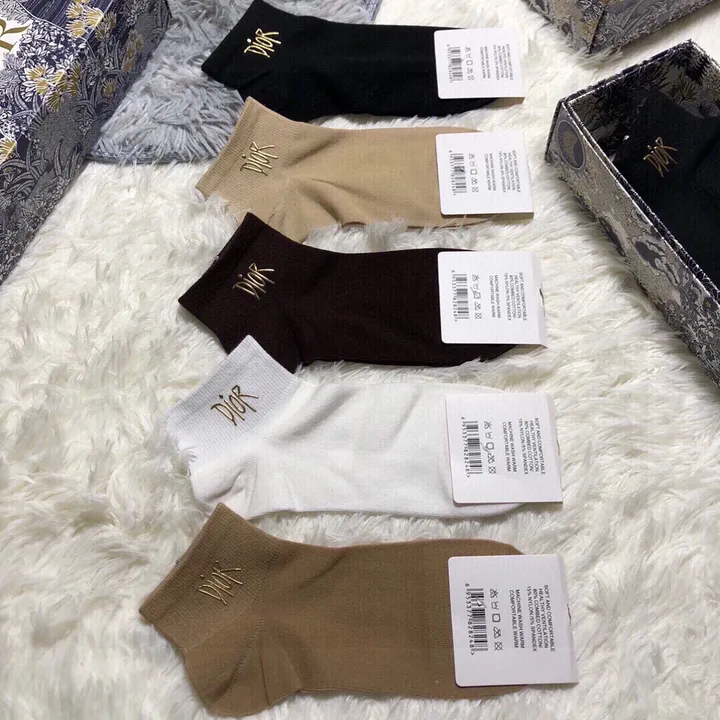スーパーコピー ディオール 靴下