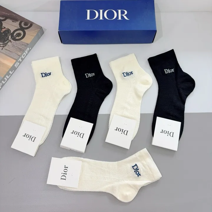 スーパーコピー ディオール 靴下