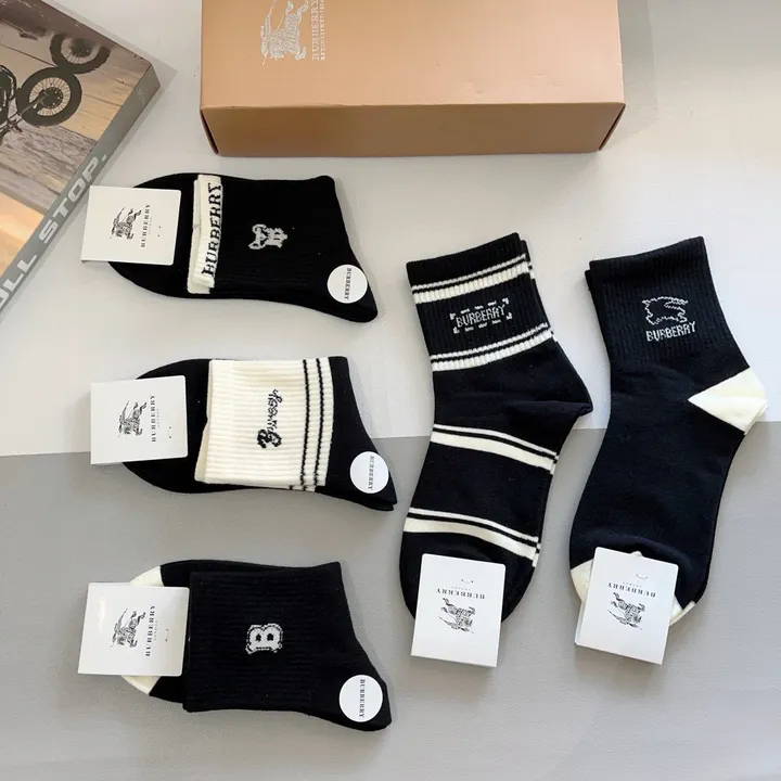 スーパーコピー バーバリー ス 靴下
