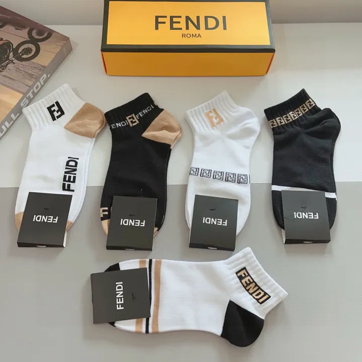 スーパーコピー フェンディ 靴下