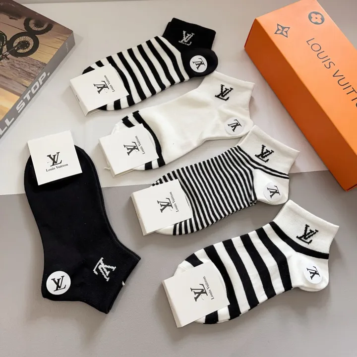 スーパーコピー ルイヴィトン 靴下