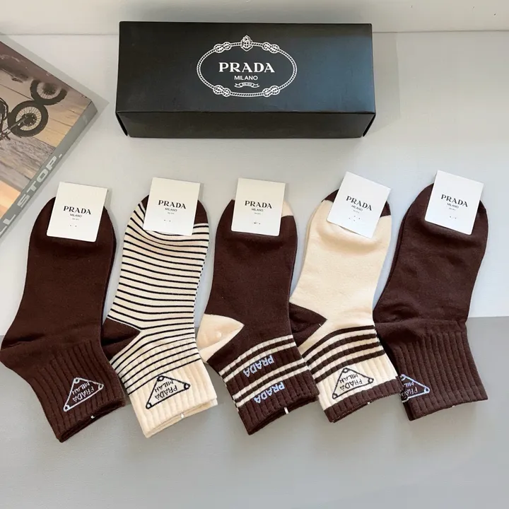 スーパーコピー プラダ 靴下