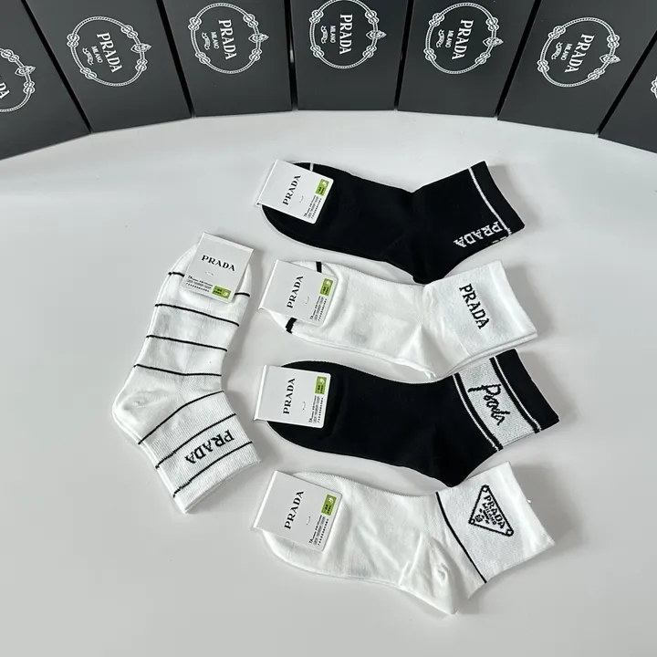 スーパーコピー バレンシアガ 靴下