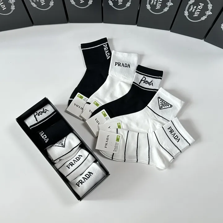 スーパーコピー バレンシアガ 靴下