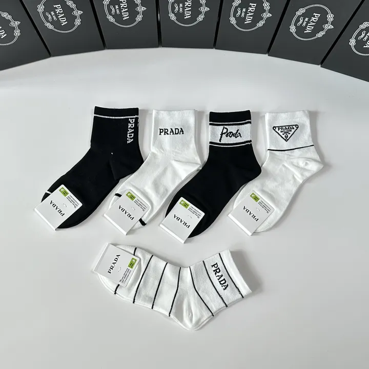 スーパーコピー バレンシアガ 靴下