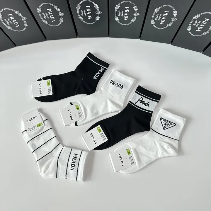 スーパーコピー バレンシアガ 靴下