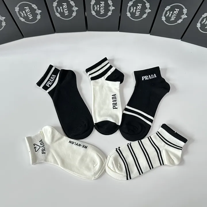 スーパーコピー バレンシアガ 靴下