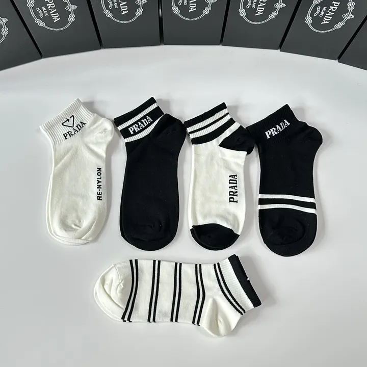 スーパーコピー バレンシアガ 靴下