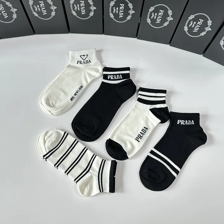 スーパーコピー バレンシアガ 靴下