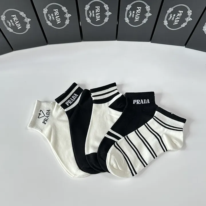 スーパーコピー バレンシアガ 靴下