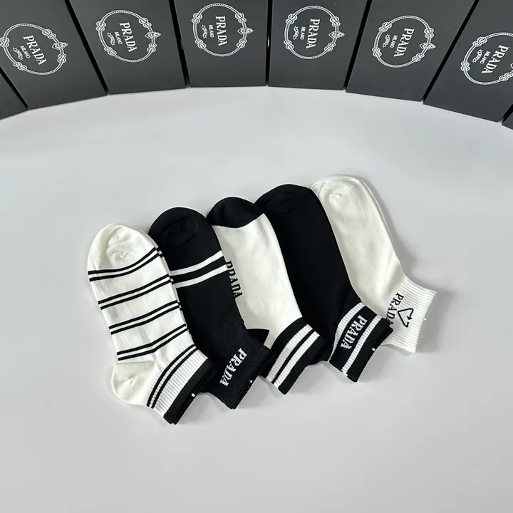 スーパーコピー バレンシアガ 靴下