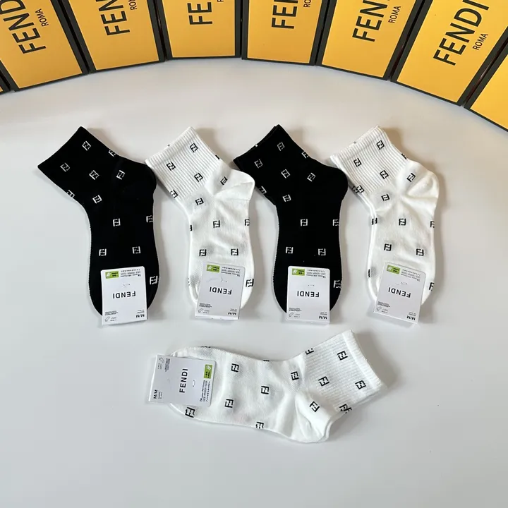 スーパーコピー フェンディ 靴下