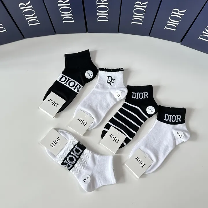 スーパーコピー ディオール 靴下