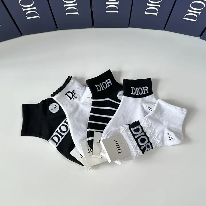 スーパーコピー ディオール 靴下