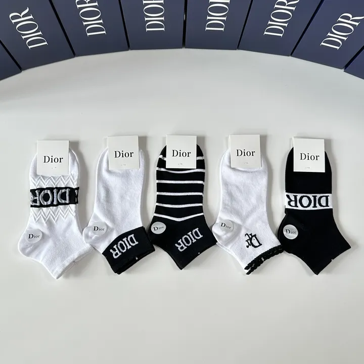 スーパーコピー ディオール 靴下