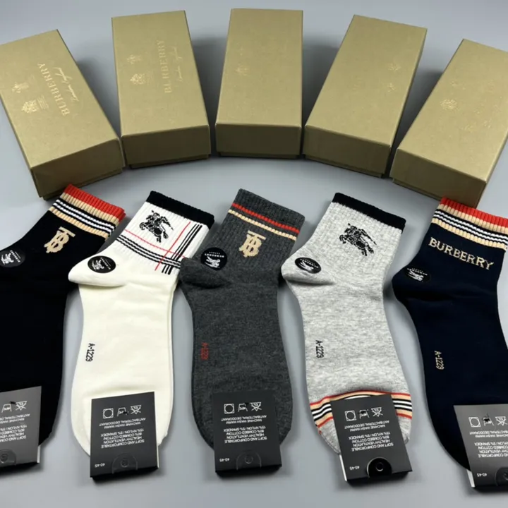 スーパーコピー プラダ 靴下