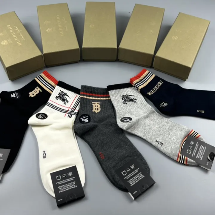 スーパーコピー プラダ 靴下