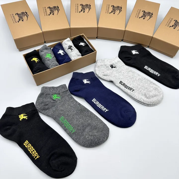 スーパーコピー プラダ 靴下