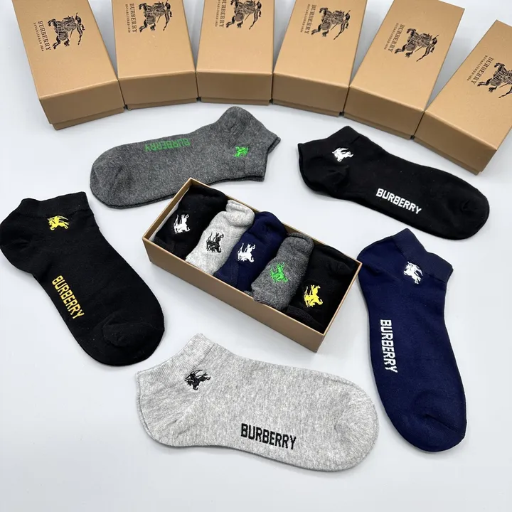 スーパーコピー プラダ 靴下