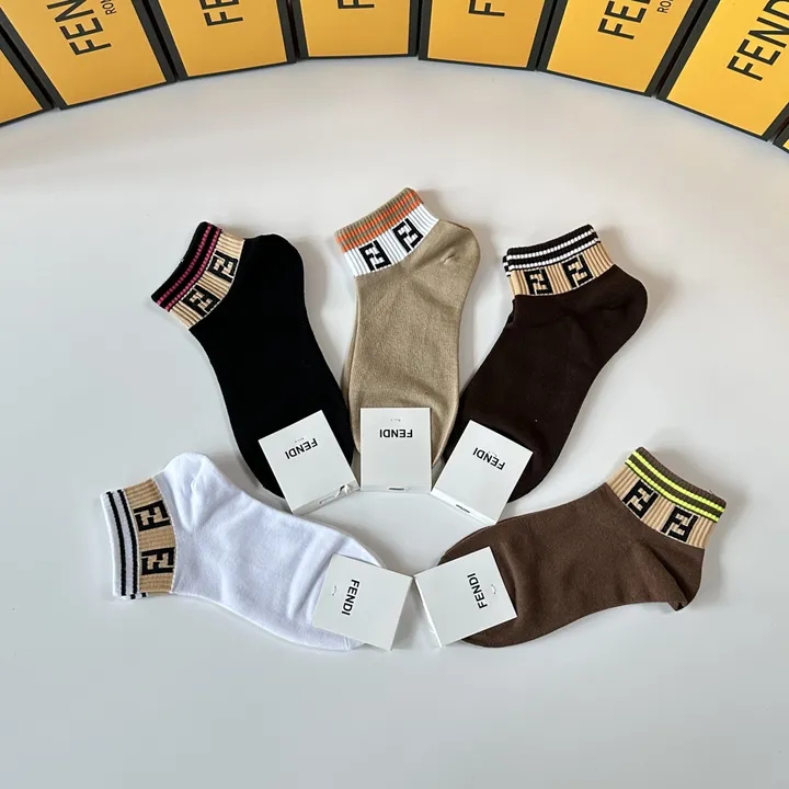 スーパーコピー フェンディ 靴下