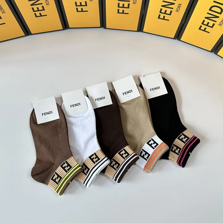 スーパーコピー フェンディ 靴下