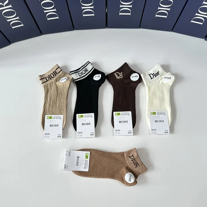 スーパーコピー ディオール 靴下