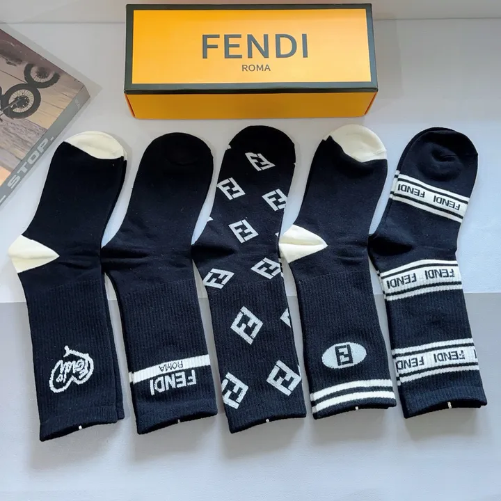 スーパーコピー フェンディ 靴下