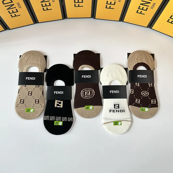 スーパーコピー フェンディ 靴下