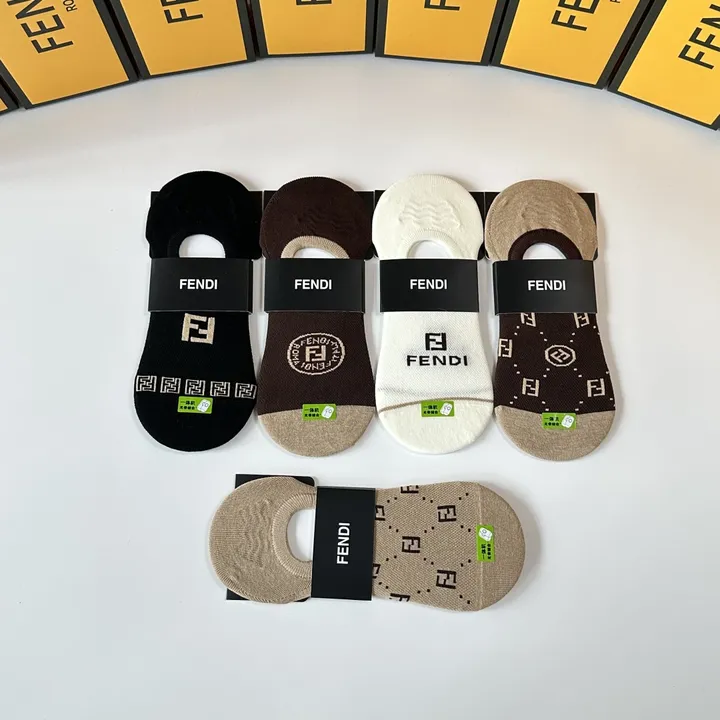 スーパーコピー フェンディ 靴下