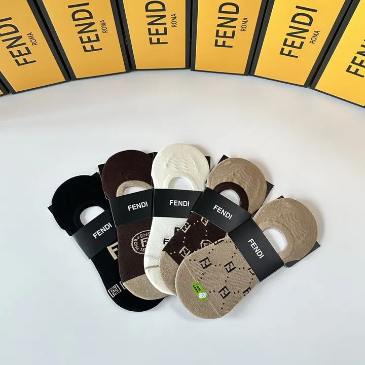 スーパーコピー フェンディ 靴下