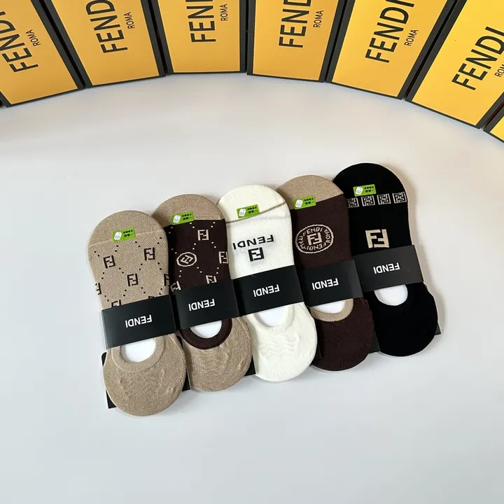 スーパーコピー フェンディ 靴下
