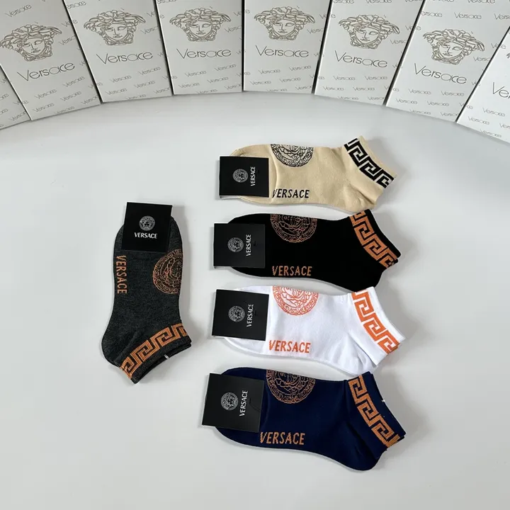 スーパーコピー ヴェルサーチ 靴下