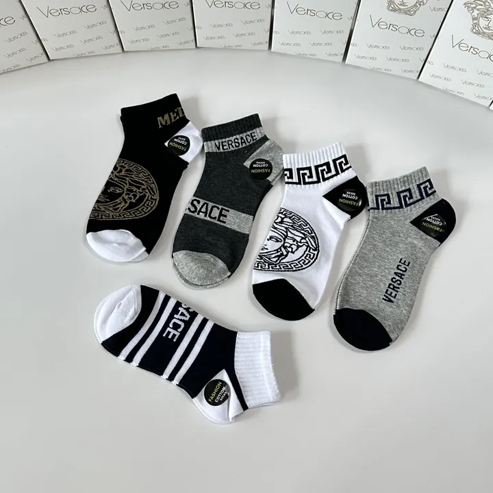 スーパーコピー ヴェルサーチ 靴下