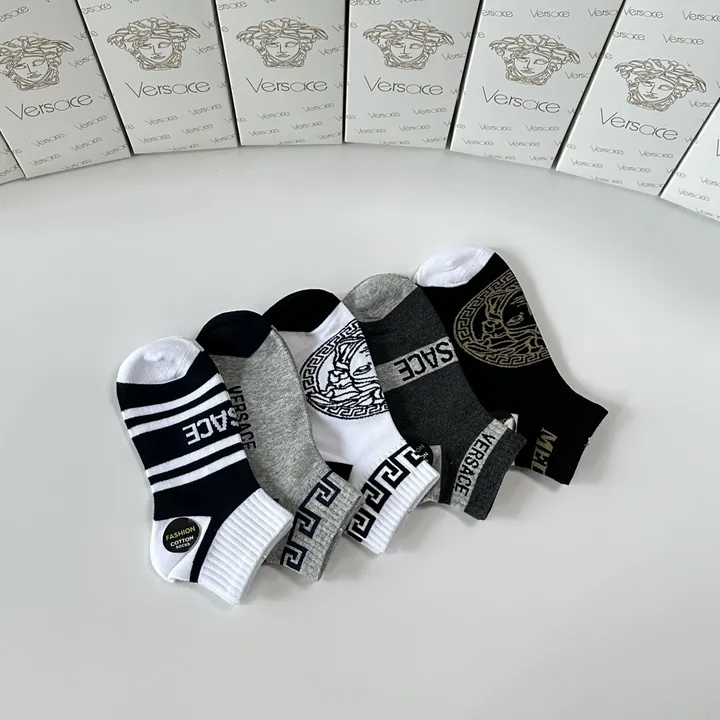 スーパーコピー ヴェルサーチ 靴下