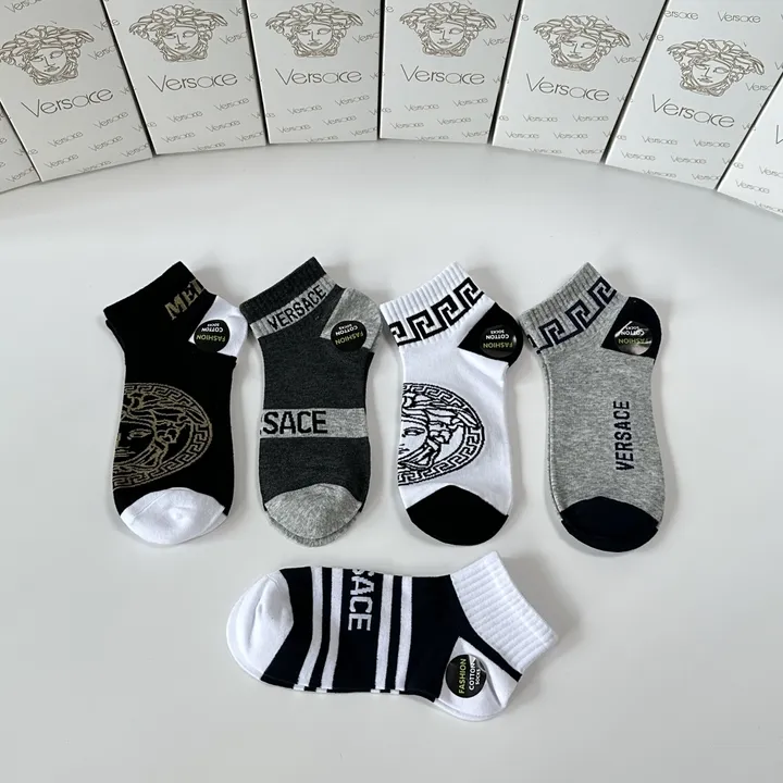 スーパーコピー ヴェルサーチ 靴下