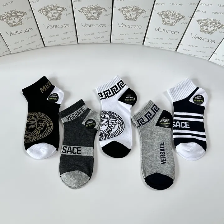 スーパーコピー ヴェルサーチ 靴下
