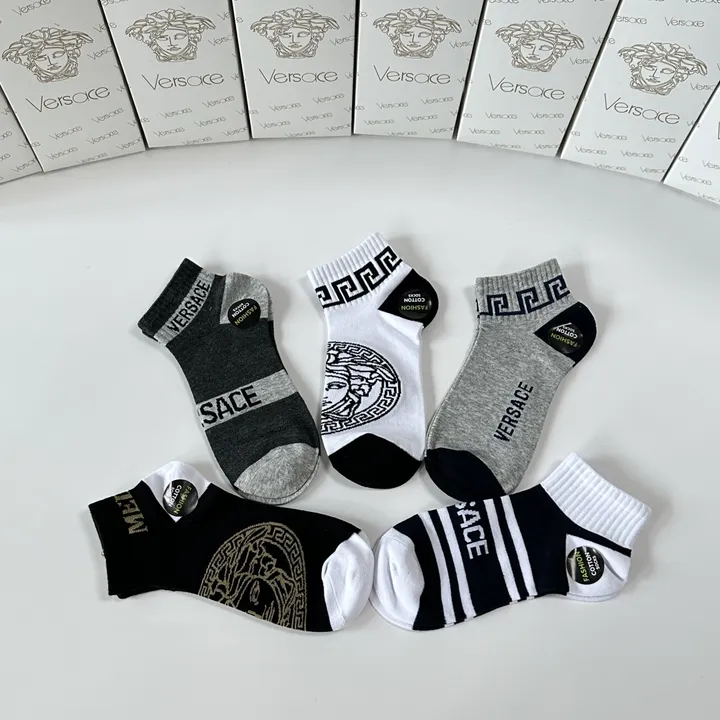 スーパーコピー ヴェルサーチ 靴下