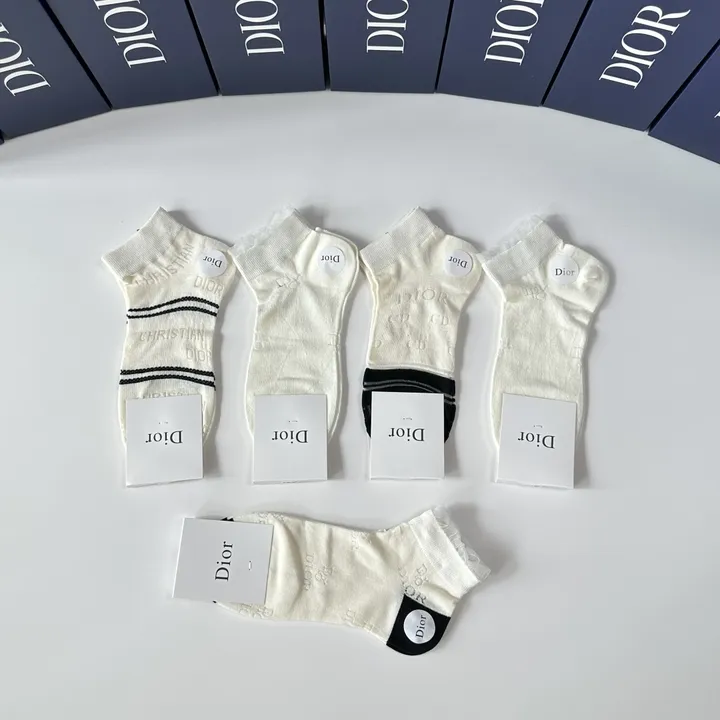 スーパーコピー ディオール 靴下