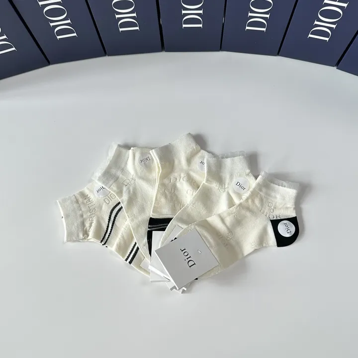 スーパーコピー ディオール 靴下