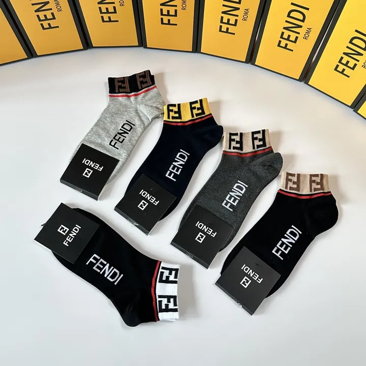 スーパーコピー ヴェルサーチ 靴下