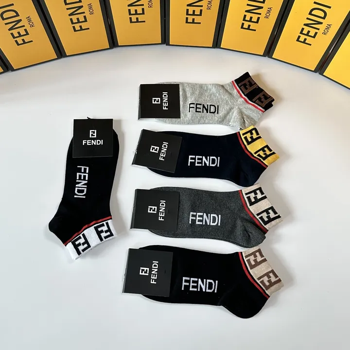 スーパーコピー ヴェルサーチ 靴下