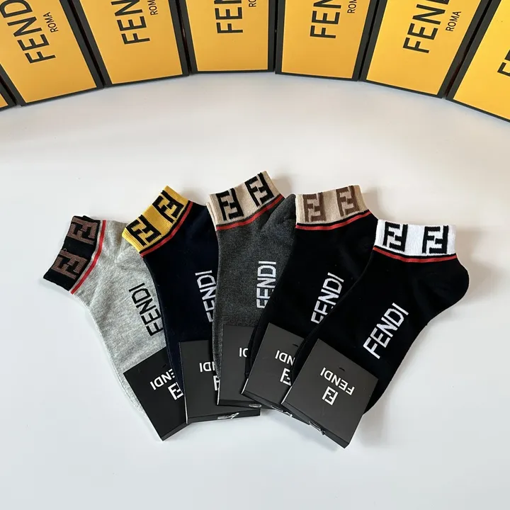 スーパーコピー ヴェルサーチ 靴下