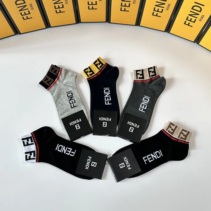 スーパーコピー ヴェルサーチ 靴下