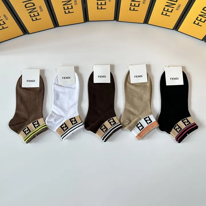 スーパーコピー フェンディ 靴下