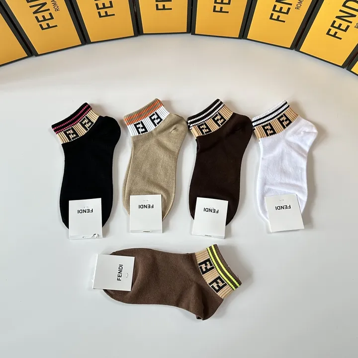 スーパーコピー フェンディ 靴下