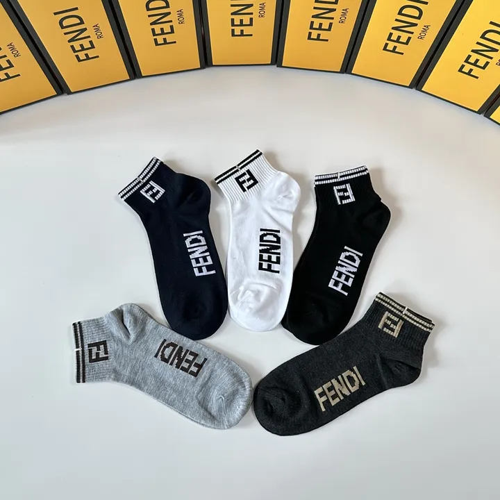 スーパーコピー フェンディ 靴下