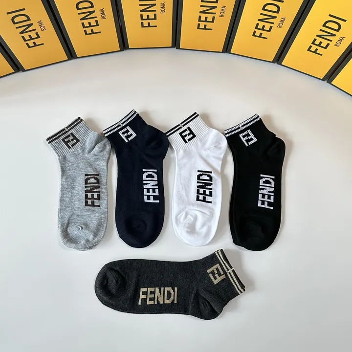 スーパーコピー フェンディ 靴下